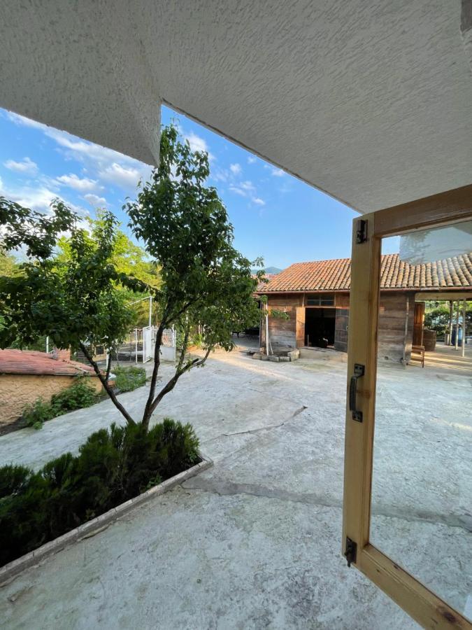 Zaali'S Wine Cellar Bed and Breakfast Vani Εξωτερικό φωτογραφία