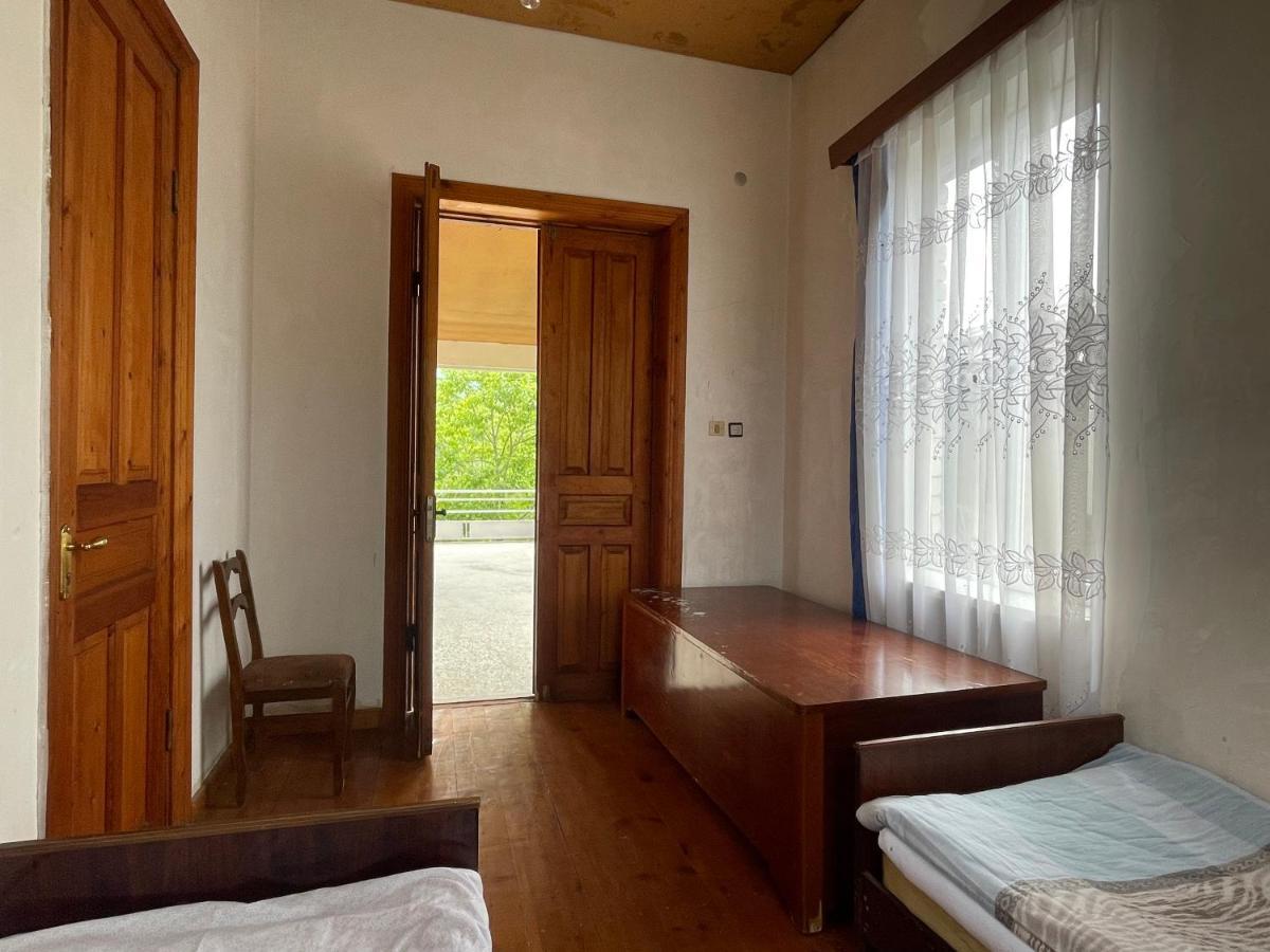 Zaali'S Wine Cellar Bed and Breakfast Vani Εξωτερικό φωτογραφία
